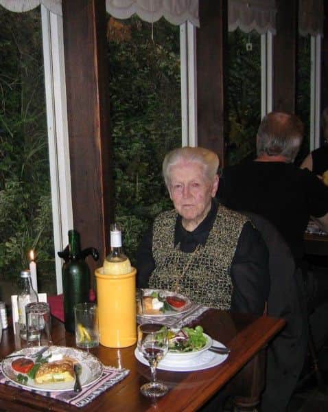 Cecily Crozier at Stone Cottage Restaurant, 2006. Cecily Crozier at Stone Cottage Restaurant, 2006.